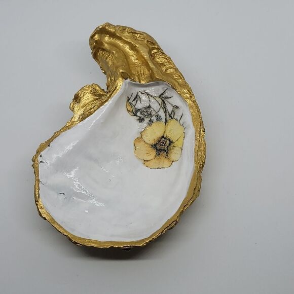 Flower Oyster shell ring holder/ trinket tray - Picture 2 of 6
